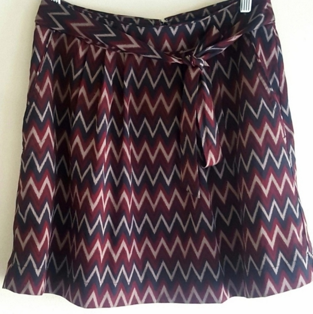 $5 CLOSET CLOSING Banana Republic Factory Skirt Pattern Black Maroon